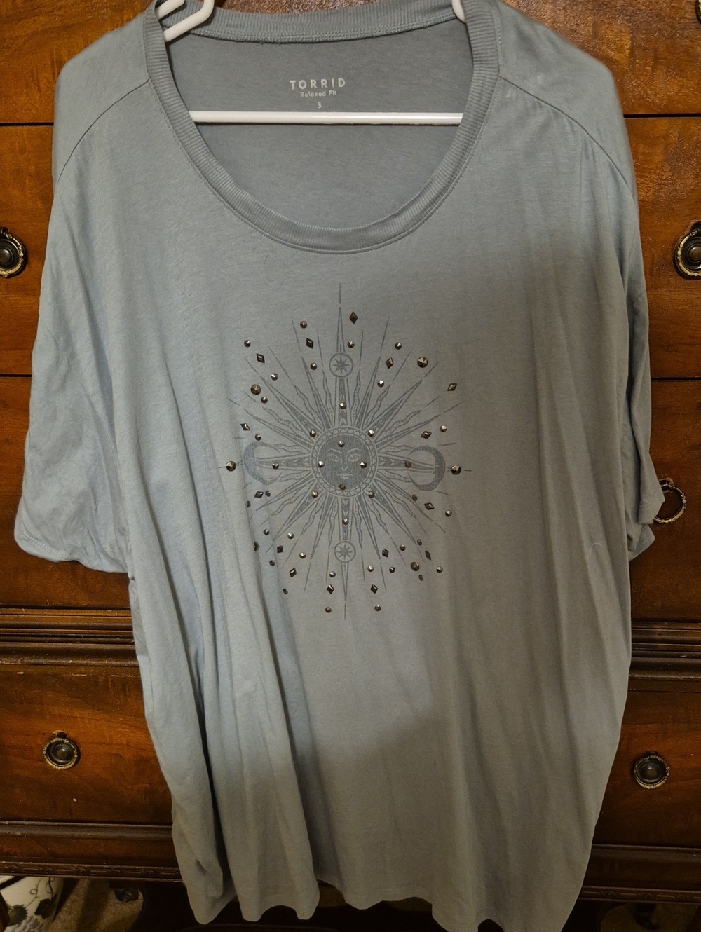 torrid Minty Green Size 3 studded sunburst tee